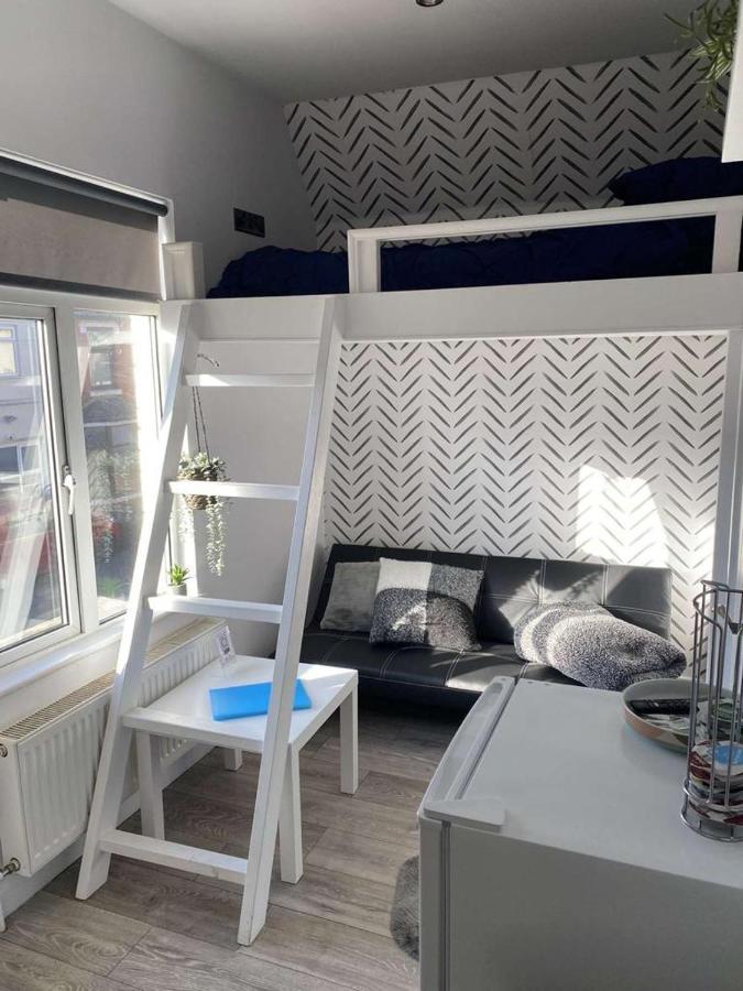Acaster House, X4 Rooms With En-Suites X1 Room Private Bathroom, Street Parking, Close To Train Station ケタリング エクステリア 写真